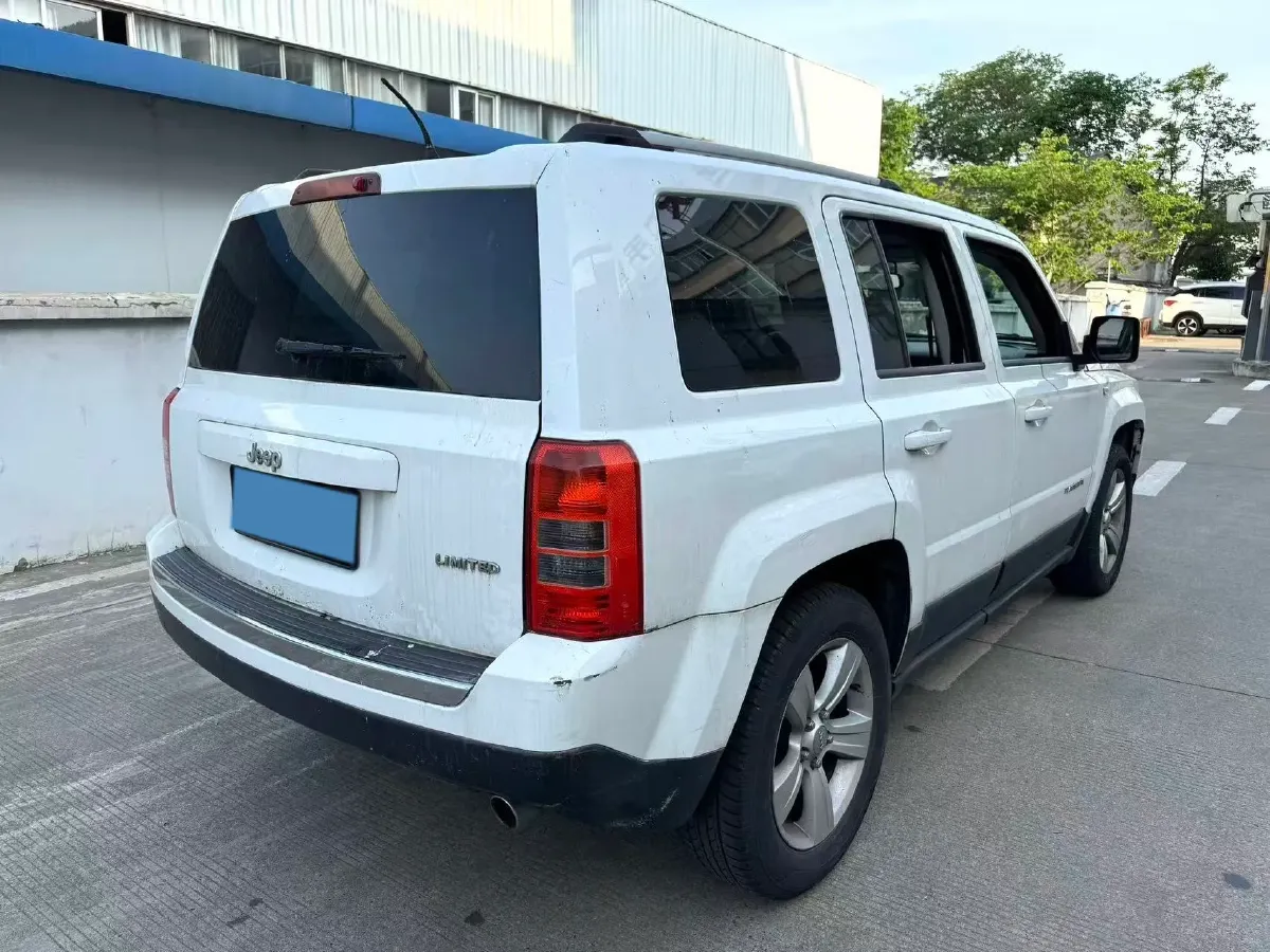 2014 Jeep Patriot 2.4L 170HP L4 6AT,autocango,china used car exporter,china ev exporter,chinese used car exporter,chinese used ev exporter