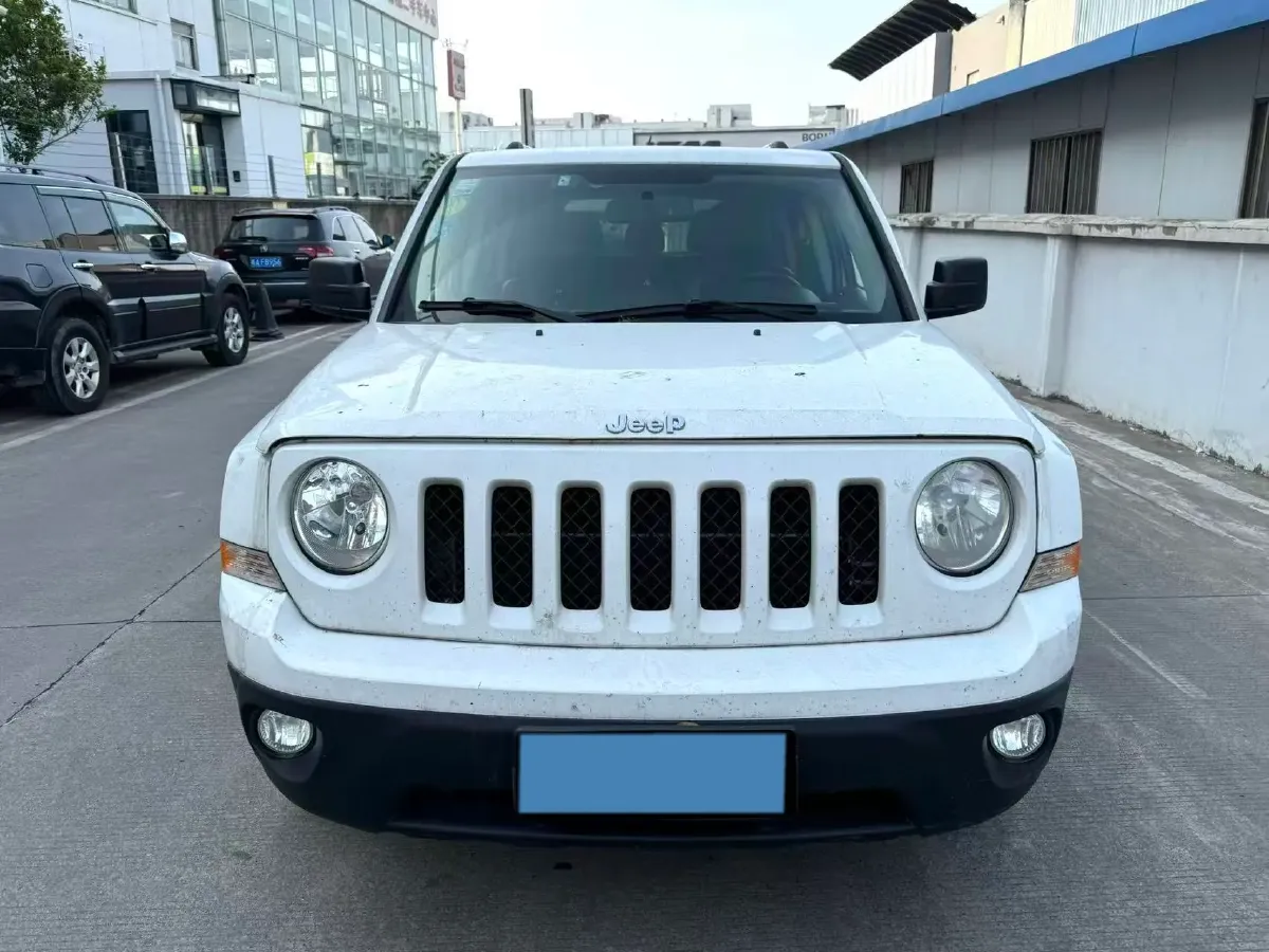2014 Jeep Patriot 2.4L 170HP L4 6AT,autocango,china used car exporter,china ev exporter,chinese used car exporter,chinese used ev exporter