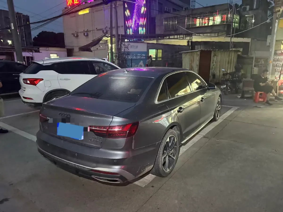 2022 Audi A4L 2.0T 190HP L4 7DCT,autocango,china used car exporter,china ev exporter,chinese used car exporter,chinese used ev exporter