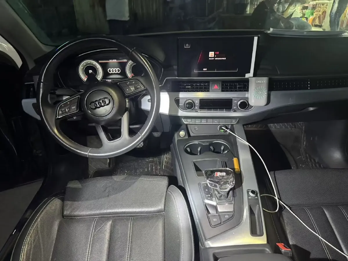 2022 Audi A4L 2.0T 190HP L4 7DCT,autocango,china used car exporter,china ev exporter,chinese used car exporter,chinese used ev exporter