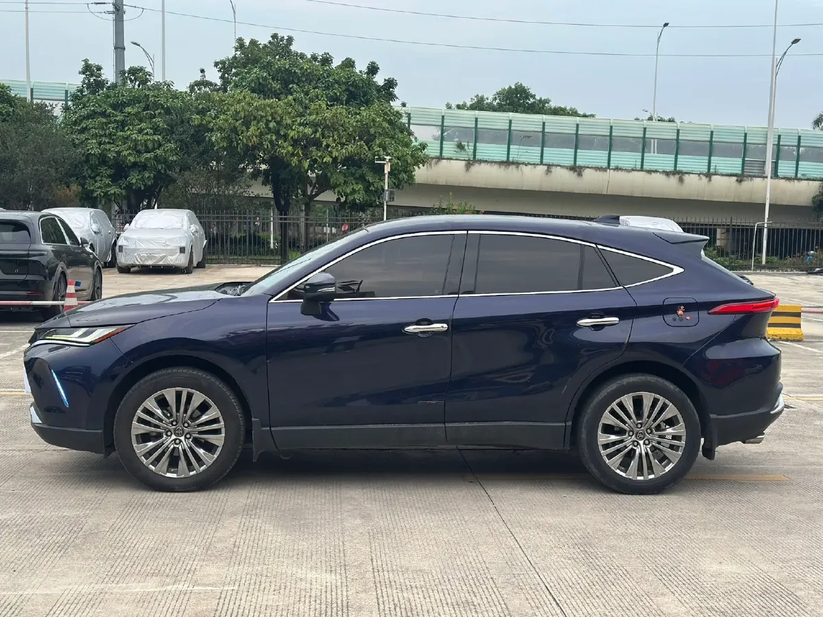 2022 Toyota Harrier 2.0L 171HP L4 CVT,autocango,china used car exporter,china ev exporter,chinese used car exporter,chinese used ev exporter