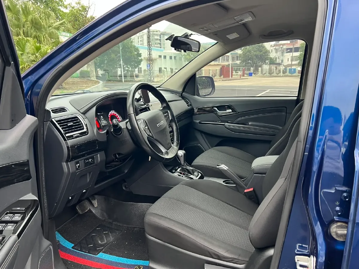 2020 Isuzu LingTuo 2.5T 150HP L4 6AT,autocango,china used car exporter,china ev exporter,chinese used car exporter,chinese used ev exporter