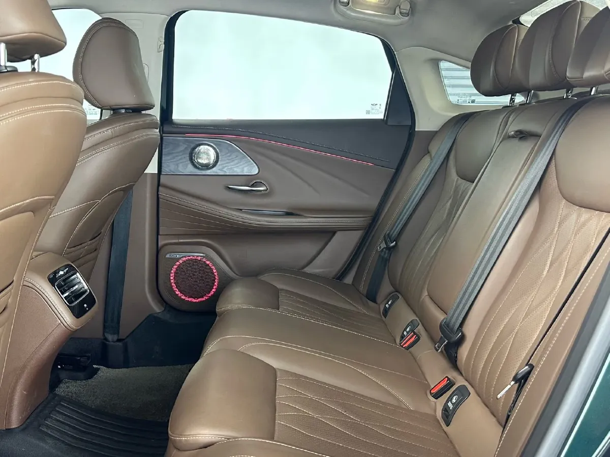 2023 Chery Arrizo 8 2.0T 254HP L4 7DCT,autocango,china used car exporter,china ev exporter,chinese used car exporter,chinese used ev exporter