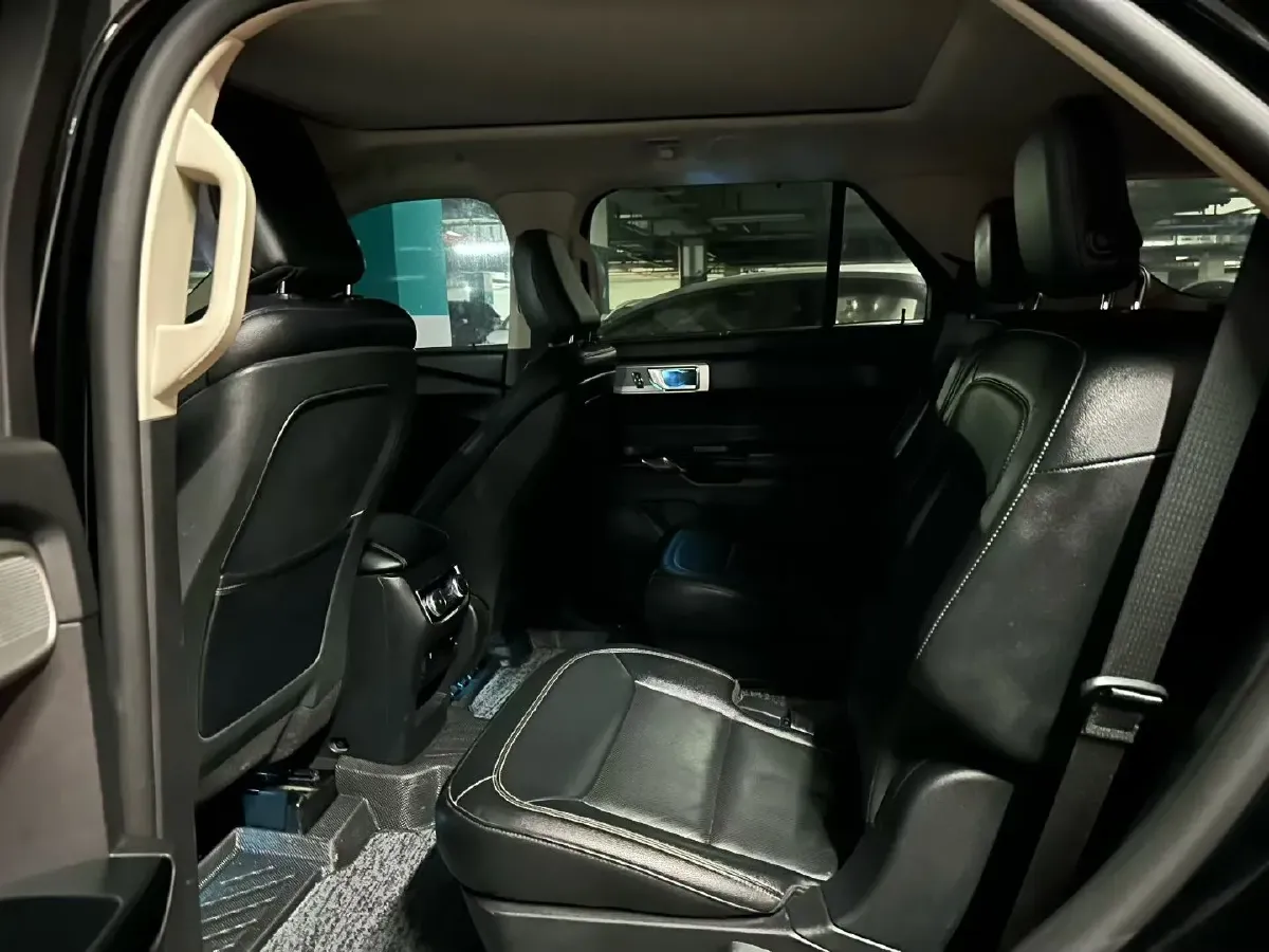 2020 Ford Explorer 2.3T 276HP L4 10AT,autocango,china used car exporter,china ev exporter,chinese used car exporter,chinese used ev exporter