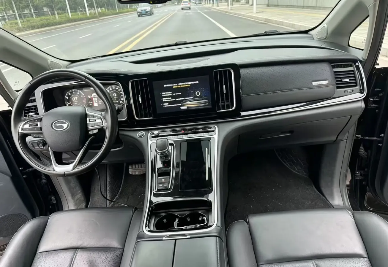 2021 GAC Trumpchi M8 2.0T 252HP L4 8AT,autocango,china used car exporter,china ev exporter,chinese used car exporter,chinese used ev exporter