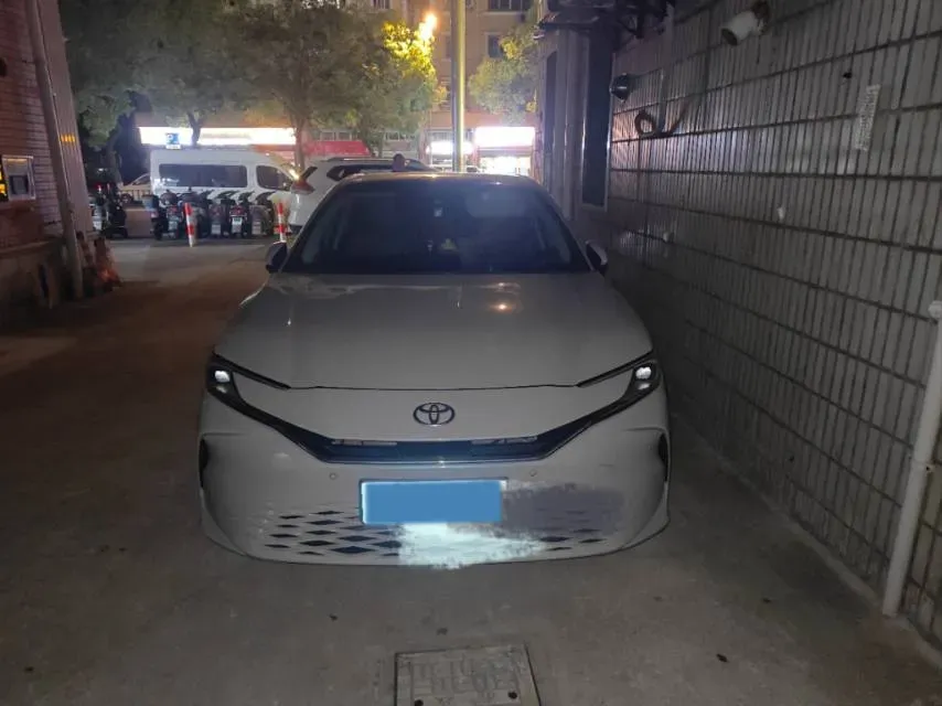 2024 Toyota Camry 2.0L 152HP L4 E-CVT Hybrid,autocango,china used car exporter,china ev exporter,chinese used car exporter,chinese used ev exporter