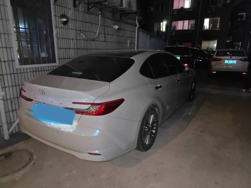 2024 Toyota Camry 2.0L 152HP L4 E-CVT Hybrid,autocango,china used car exporter,china ev exporter,chinese used car exporter,chinese used ev exporter