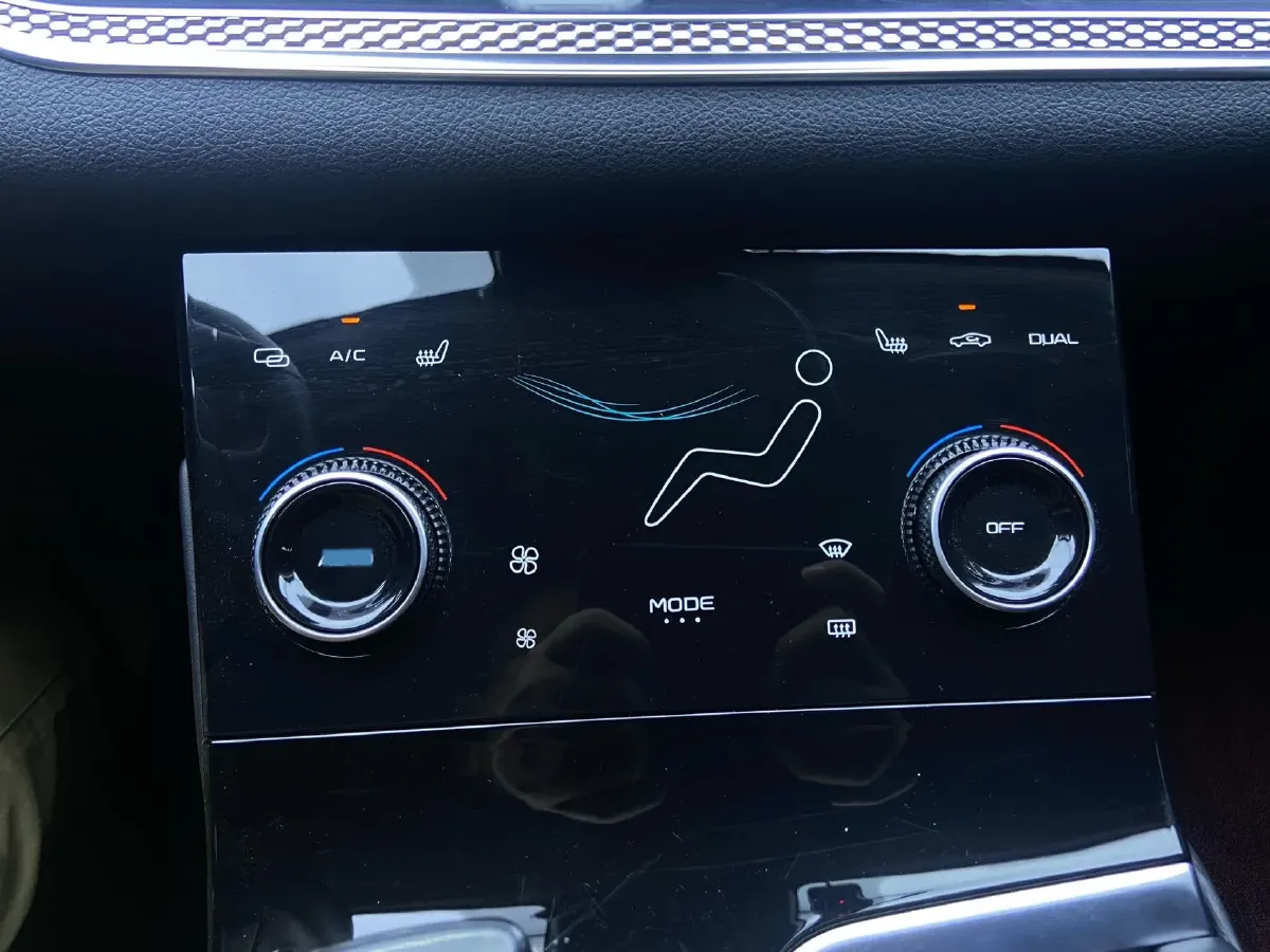 2021 Bestune B70 1.5T 169HP L4 7DCT,autocango,china used car exporter,china ev exporter,chinese used car exporter,chinese used ev exporter