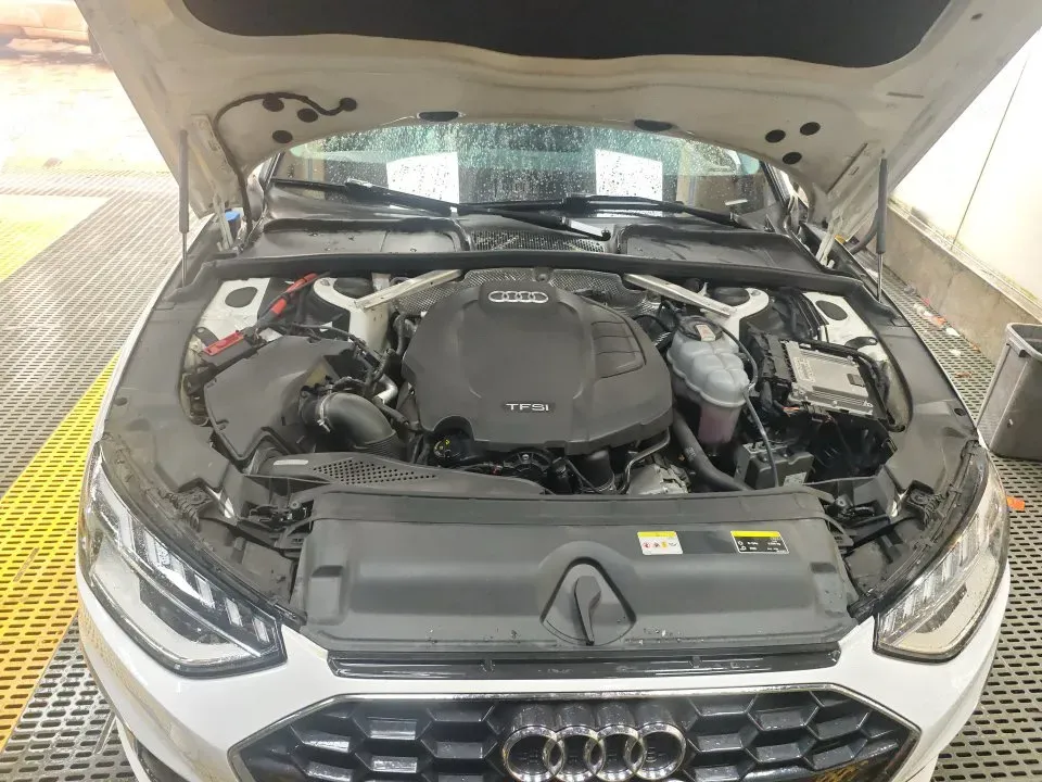 2020 Audi A4L 2.0T 190HP L4 7DCT,autocango,china used car exporter,china ev exporter,chinese used car exporter,chinese used ev exporter