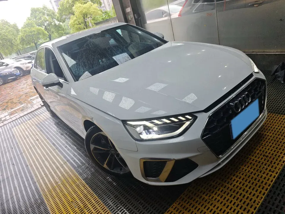 2020 Audi A4L 2.0T 190HP L4 7DCT,autocango,china used car exporter,china ev exporter,chinese used car exporter,chinese used ev exporter