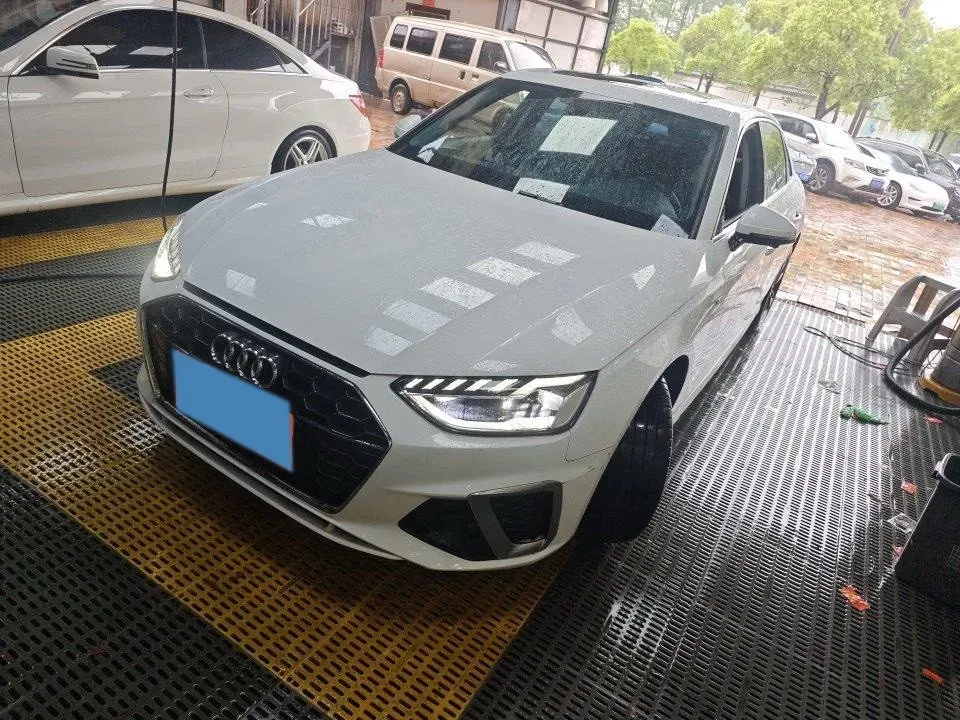 2020 Audi A4L 2.0T 190HP L4 7DCT,autocango,china used car exporter,china ev exporter,chinese used car exporter,chinese used ev exporter