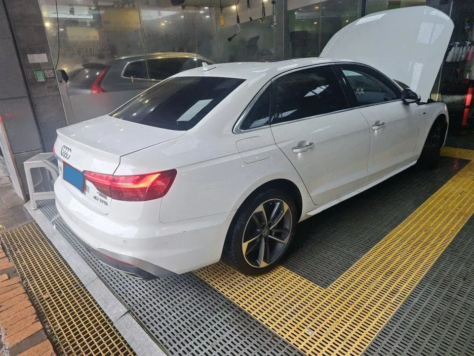 2020 Audi A4L 2.0T 190HP L4 7DCT,autocango,china used car exporter,china ev exporter,chinese used car exporter,chinese used ev exporter