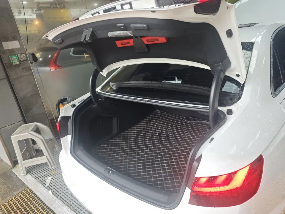 2020 Audi A4L 2.0T 190HP L4 7DCT,autocango,china used car exporter,china ev exporter,chinese used car exporter,chinese used ev exporter