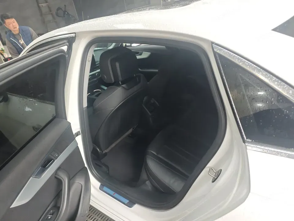 2020 Audi A4L 2.0T 190HP L4 7DCT,autocango,china used car exporter,china ev exporter,chinese used car exporter,chinese used ev exporter