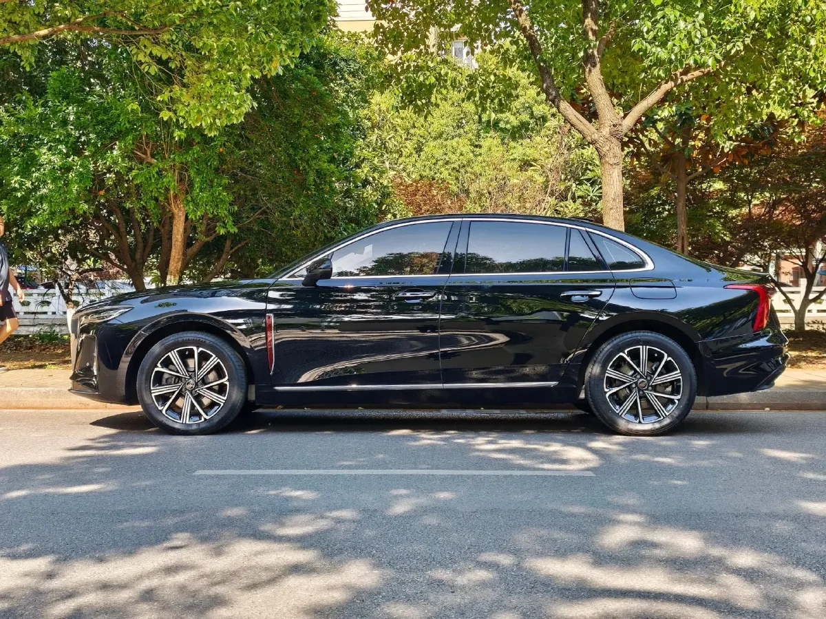 2025 HongQi H5 1.5T 150HP L4 1DHT PHEV,autocango,china used car exporter,china ev exporter,chinese used car exporter,chinese used ev exporter