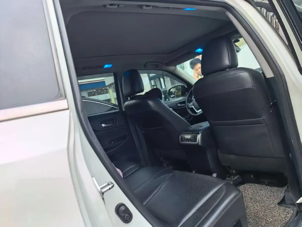 2018 Toyota Highlander 2.0T 220HP L4 6AT,autocango,china used car exporter,china ev exporter,chinese used car exporter,chinese used ev exporter