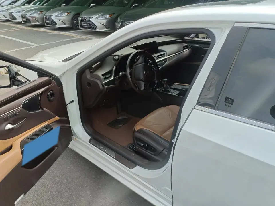 2018 Lexus ES 2.5L 178HP L4 E-CVT Hybrid,autocango,china used car exporter,china ev exporter,chinese used car exporter,chinese used ev exporter