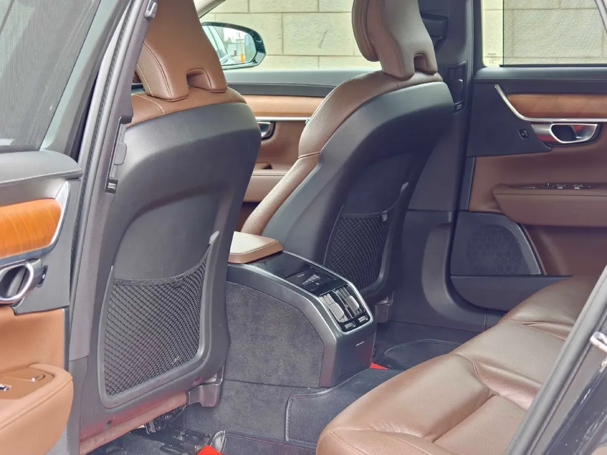 2020 Volvo S90 2.0T 254HP L4 8AT,autocango,china used car exporter,china ev exporter,chinese used car exporter,chinese used ev exporter