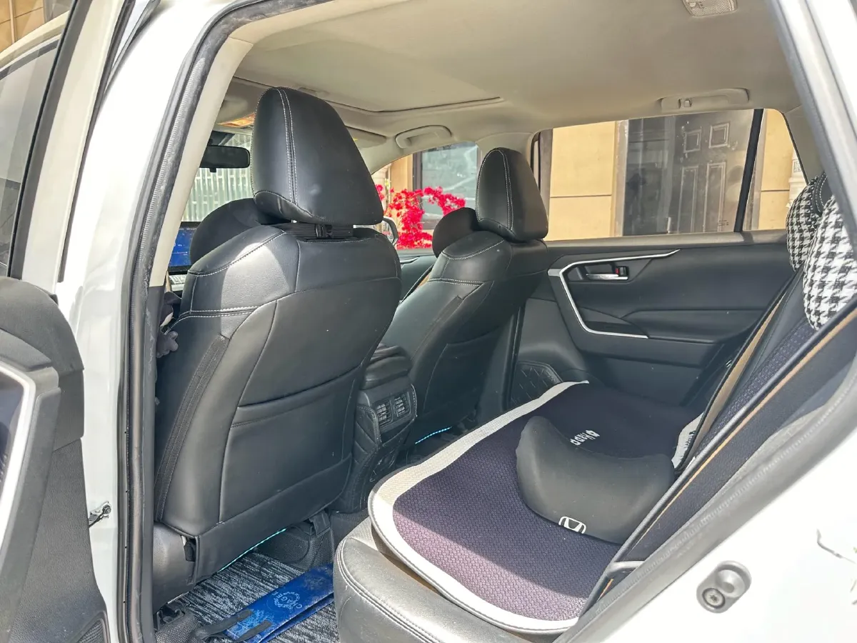 2021 Toyota RAV4 2.0L 171HP L4 CVT,autocango,china used car exporter,china ev exporter,chinese used car exporter,chinese used ev exporter