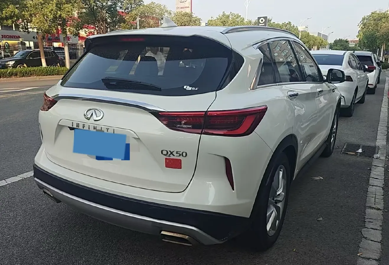 2018 Infiniti QX30 2.0T 211HP L4 7DCT,autocango,china used car exporter,china ev exporter,chinese used car exporter,chinese used ev exporter