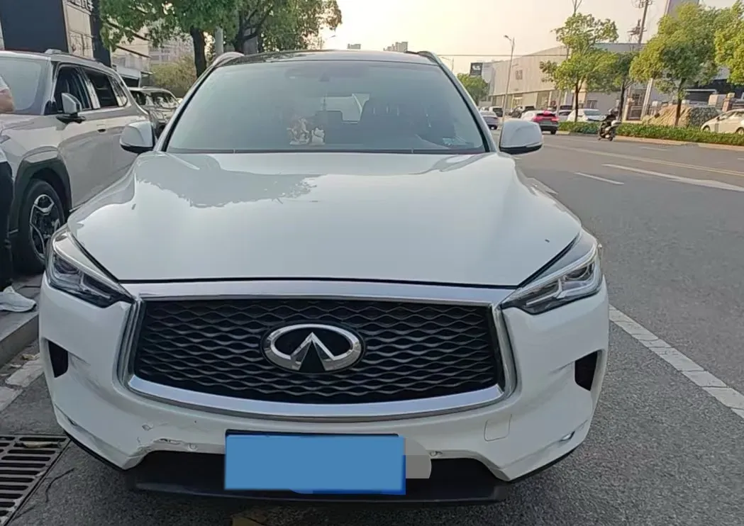 2018 Infiniti QX30 2.0T 211HP L4 7DCT,autocango,china used car exporter,china ev exporter,chinese used car exporter,chinese used ev exporter