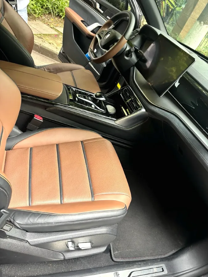 2021 Toyota Wildlander 2.5L 180HP L4 E-CVT PHEV 15.984KWH,autocango,china used car exporter,china ev exporter,chinese used car exporter,chinese used ev exporter