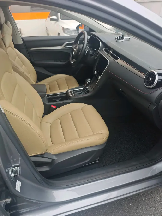 2019 MAXUS D60 1.5T 169HP L4 7DCT,autocango,china used car exporter,china ev exporter,chinese used car exporter,chinese used ev exporter