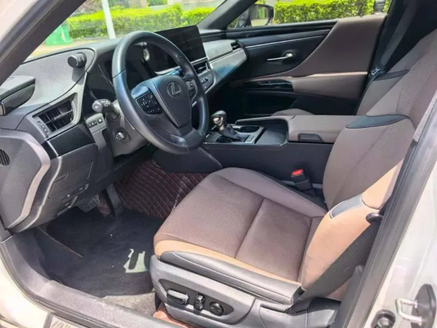 2022 Lexus ES 2.0L 173HP L4 CVT,autocango,china used car exporter,china ev exporter,chinese used car exporter,chinese used ev exporter