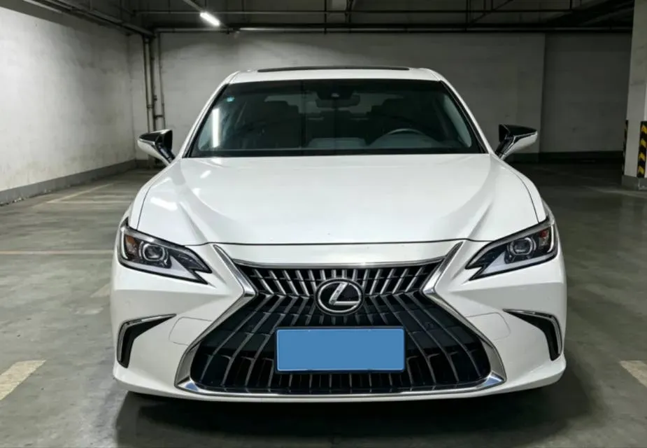 2022 Lexus ES 2.0L 173HP L4 CVT,autocango,china used car exporter,china ev exporter,chinese used car exporter,chinese used ev exporter