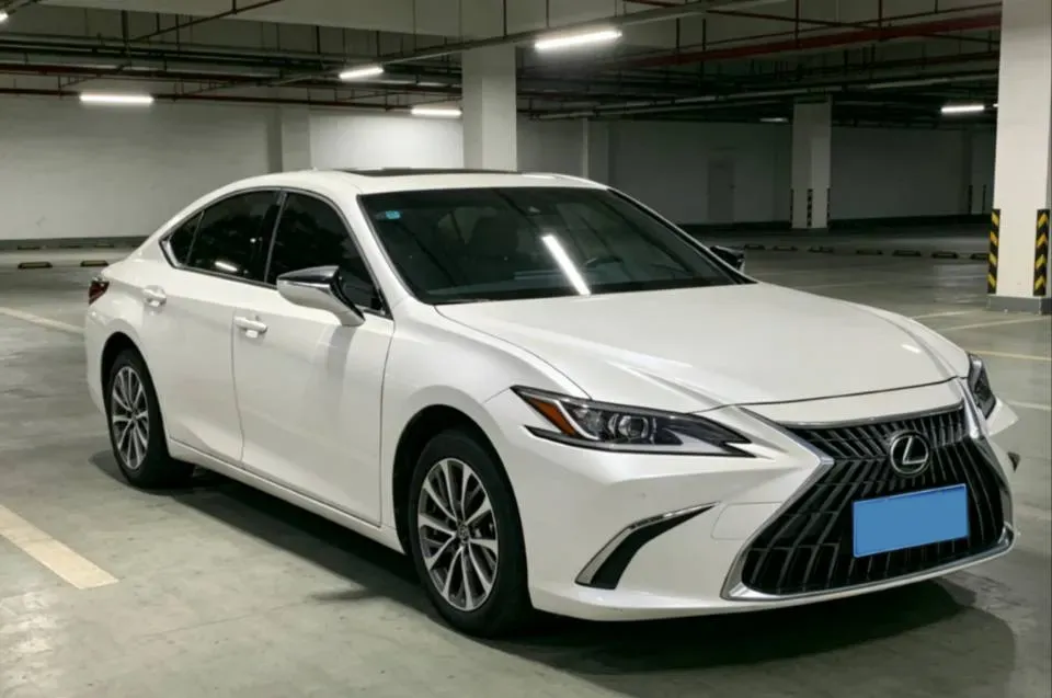 2022 Lexus ES 2.0L 173HP L4 CVT,autocango,china used car exporter,china ev exporter,chinese used car exporter,chinese used ev exporter