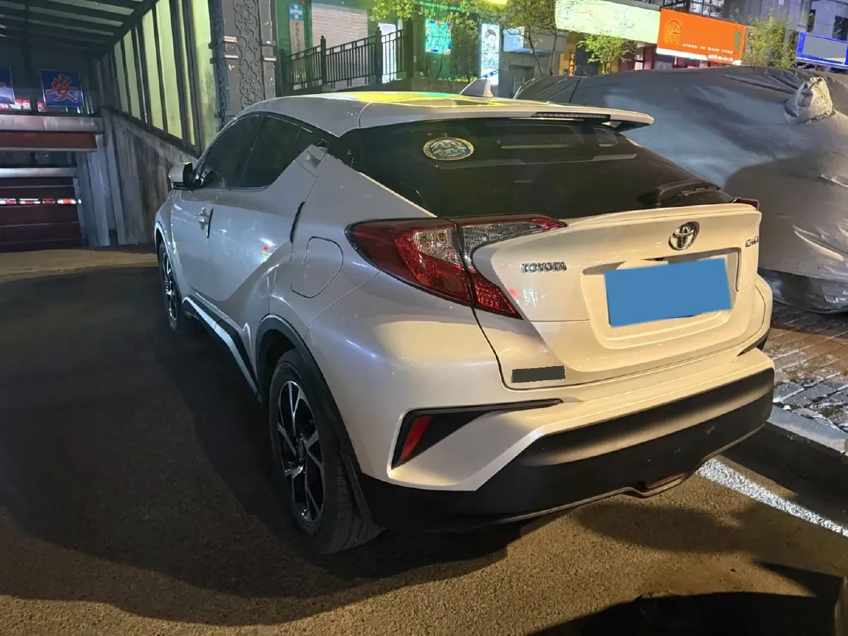 2020 Toyota C-HR 2.0L 171HP L4 CVT,autocango,china used car exporter,china ev exporter,chinese used car exporter,chinese used ev exporter