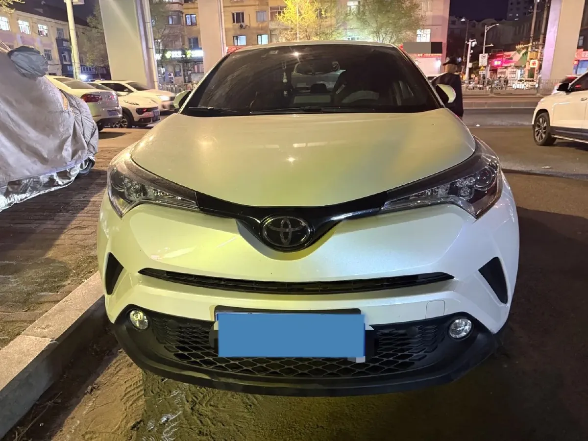 2020 Toyota C-HR 2.0L 171HP L4 CVT,autocango,china used car exporter,china ev exporter,chinese used car exporter,chinese used ev exporter
