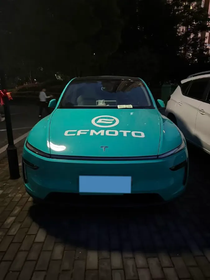 2025 Tesla Model Y BEV 62.5KWH,autocango,china used car exporter,china ev exporter,chinese used car exporter,chinese used ev exporter
