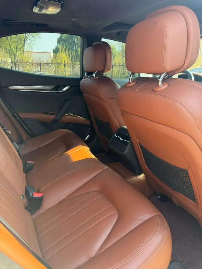 2021 Maserati Ghibli 2.0T 330HP L4 8AT,autocango,china used car exporter,china ev exporter,chinese used car exporter,chinese used ev exporter