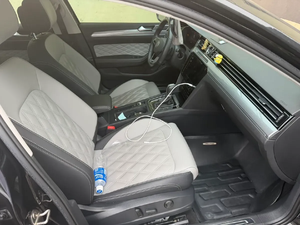 2023 Volkswagen Magotan 2.0T 186HP L4 7DCT,autocango,china used car exporter,china ev exporter,chinese used car exporter,chinese used ev exporter