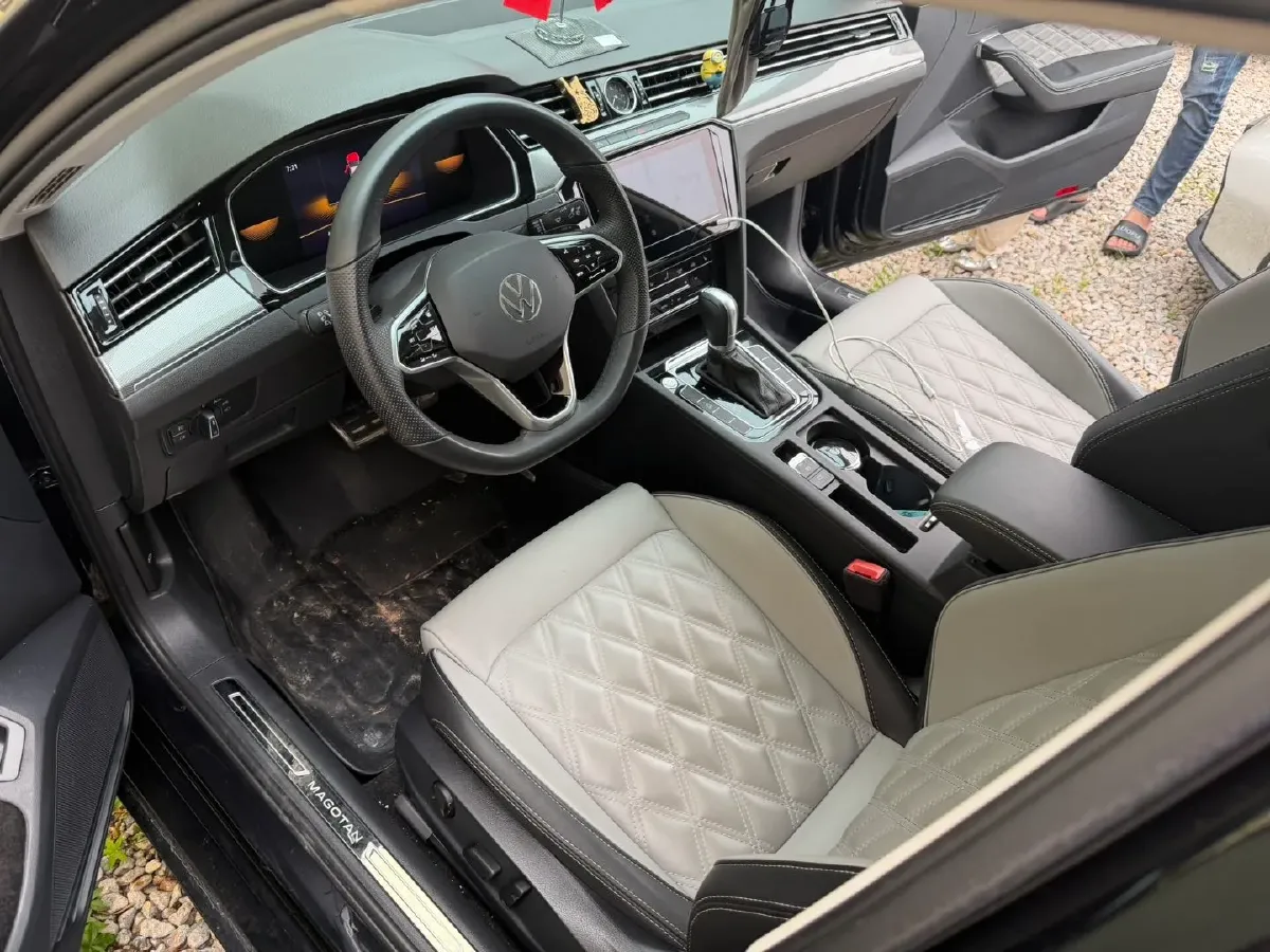 2023 Volkswagen Magotan 2.0T 186HP L4 7DCT,autocango,china used car exporter,china ev exporter,chinese used car exporter,chinese used ev exporter