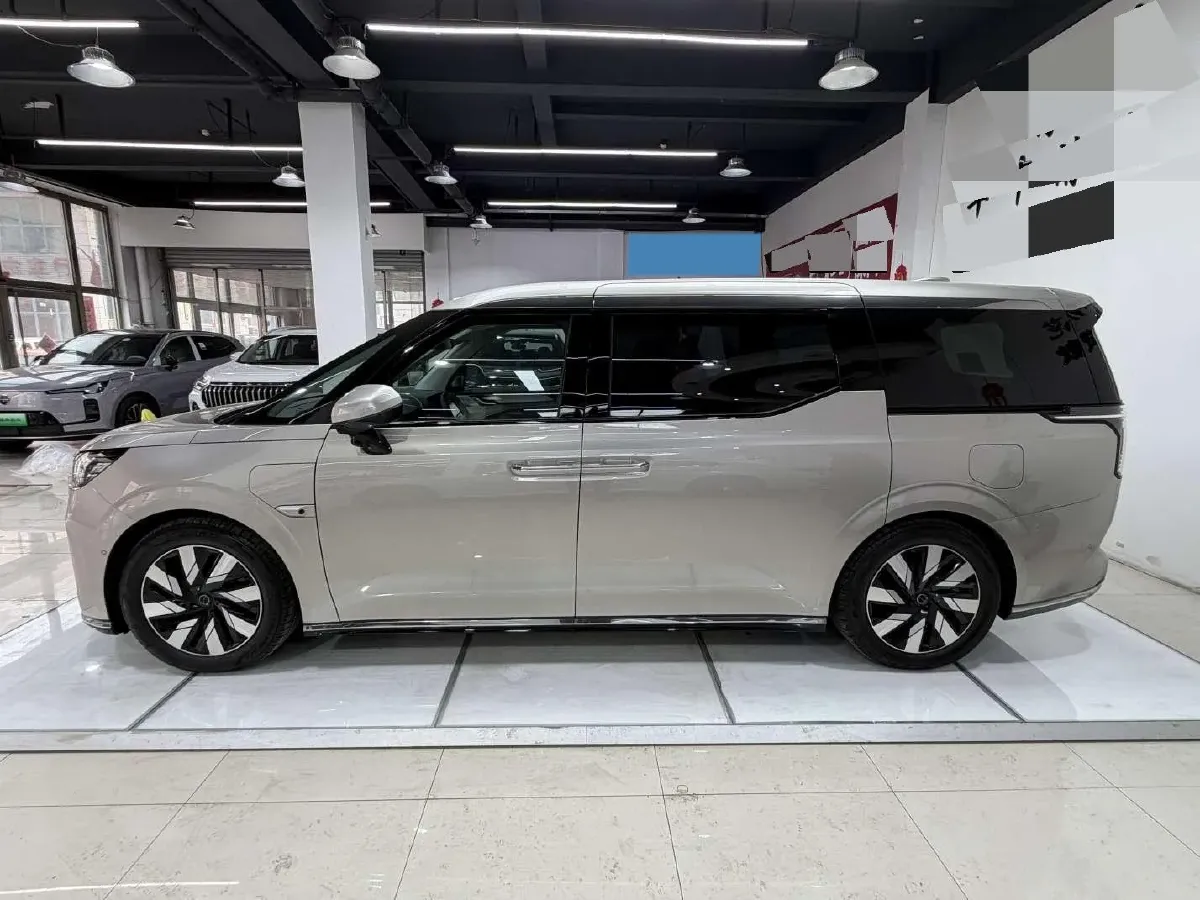 2025 Volvo EM90 BEV 116KWH,autocango,china used car exporter,china ev exporter,chinese used car exporter,chinese used ev exporter