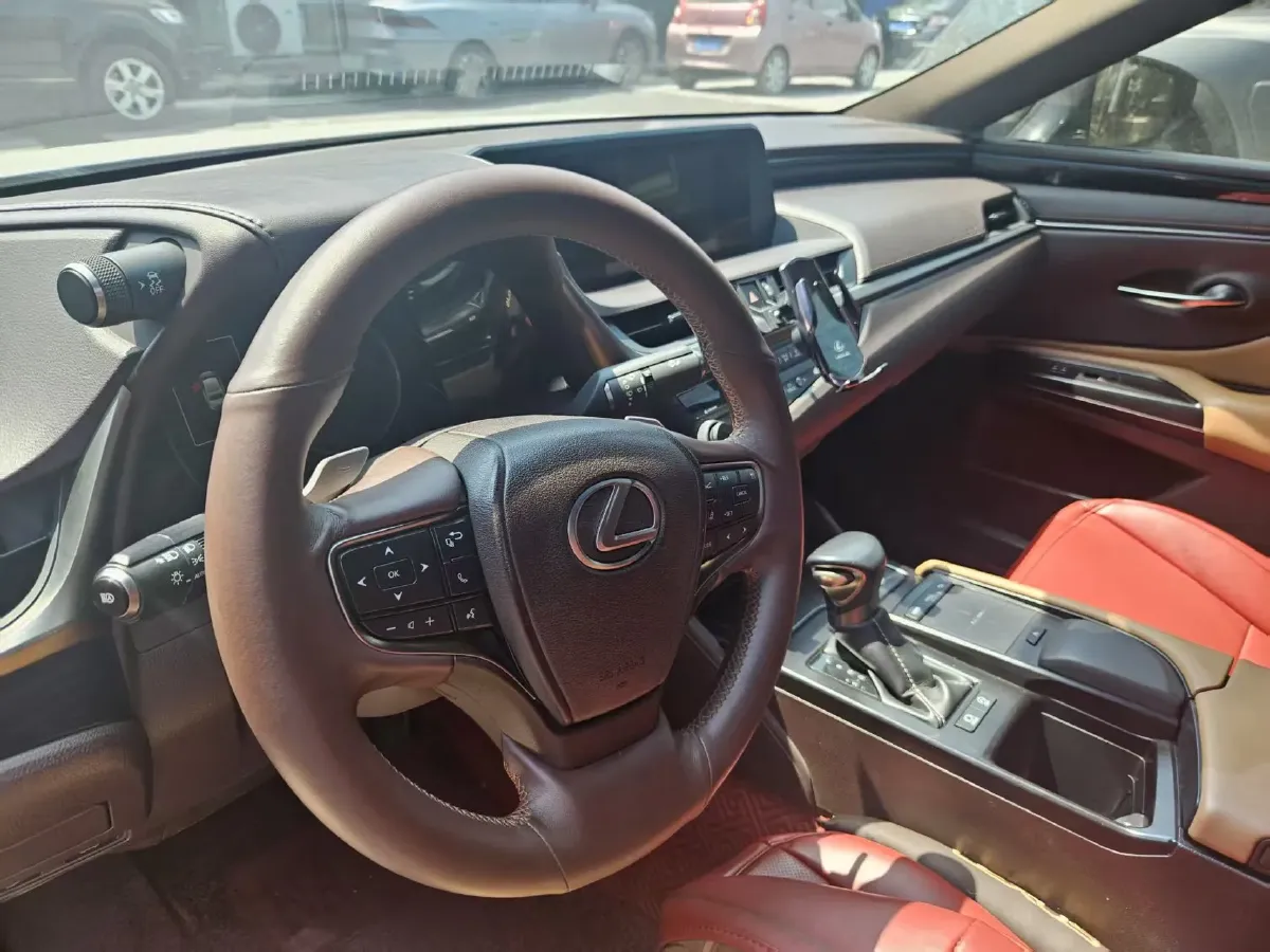 2018 Lexus ES 2.5L 207HP L4 8AT,autocango,china used car exporter,china ev exporter,chinese used car exporter,chinese used ev exporter