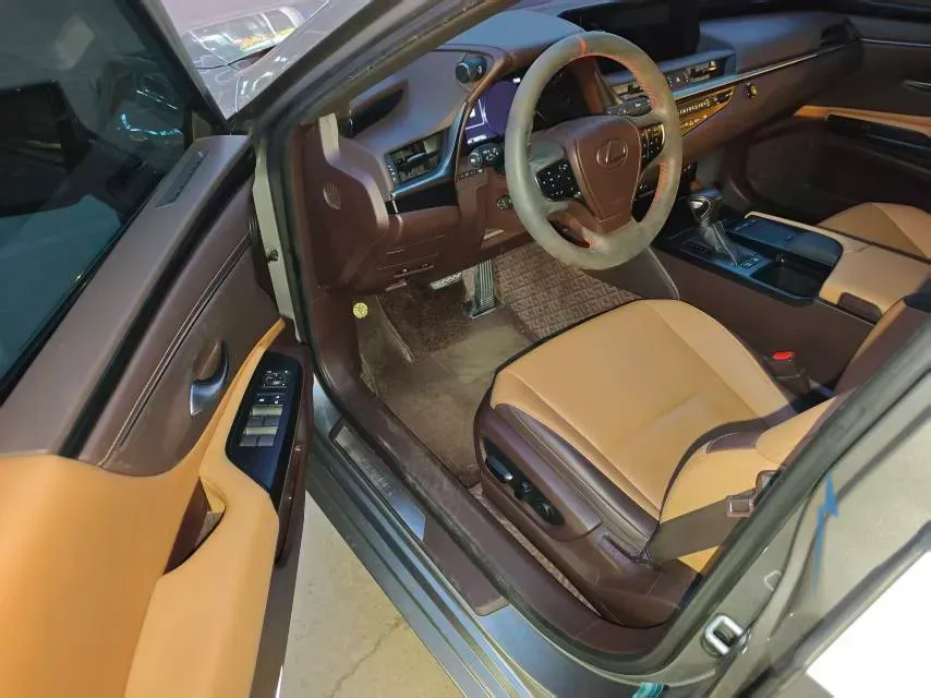 2020 Lexus ES 2.5L 178HP L4 E-CVT Hybrid,autocango,china used car exporter,china ev exporter,chinese used car exporter,chinese used ev exporter