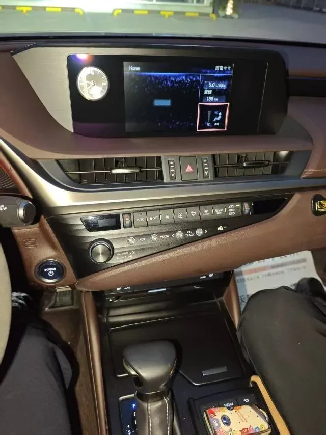 2020 Lexus ES 2.5L 178HP L4 E-CVT Hybrid,autocango,china used car exporter,china ev exporter,chinese used car exporter,chinese used ev exporter