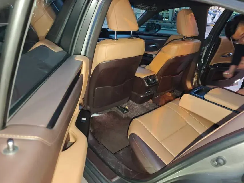 2020 Lexus ES 2.5L 178HP L4 E-CVT Hybrid,autocango,china used car exporter,china ev exporter,chinese used car exporter,chinese used ev exporter