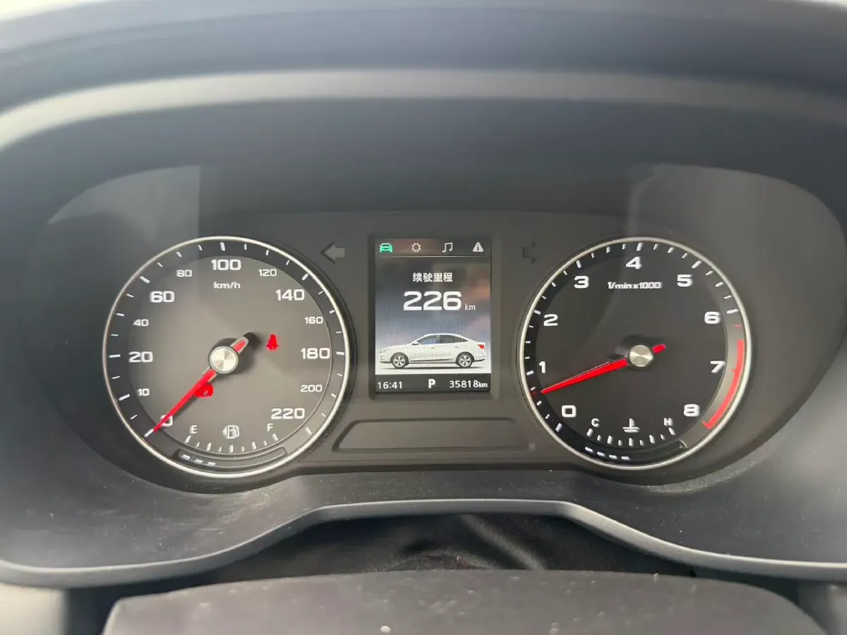 2019 Roewe i5 1.5L 120HP L4 CVT,autocango,china used car exporter,china ev exporter,chinese used car exporter,chinese used ev exporter