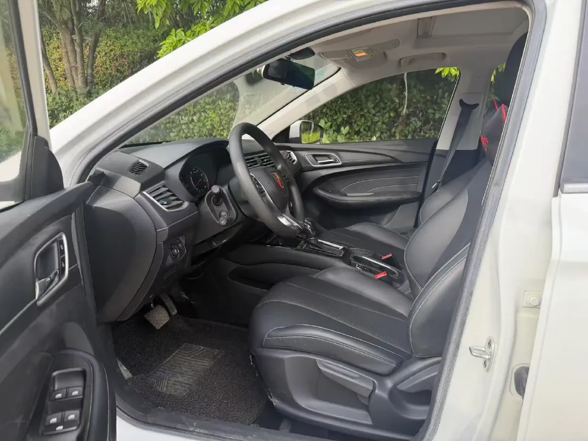 2019 Roewe i5 1.5L 120HP L4 CVT,autocango,china used car exporter,china ev exporter,chinese used car exporter,chinese used ev exporter