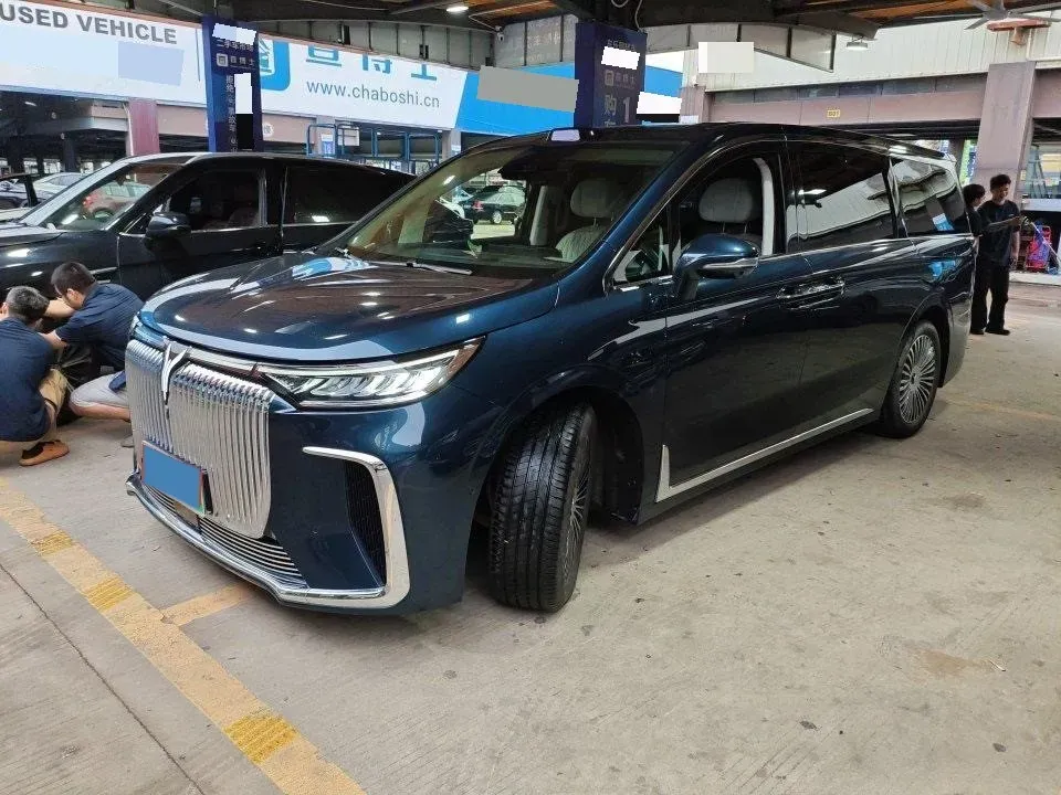 2025 Voyah Dream 1.5T 150HP L4 PHEV 41.7KWH,autocango,china used car exporter,china ev exporter,chinese used car exporter,chinese used ev exporter