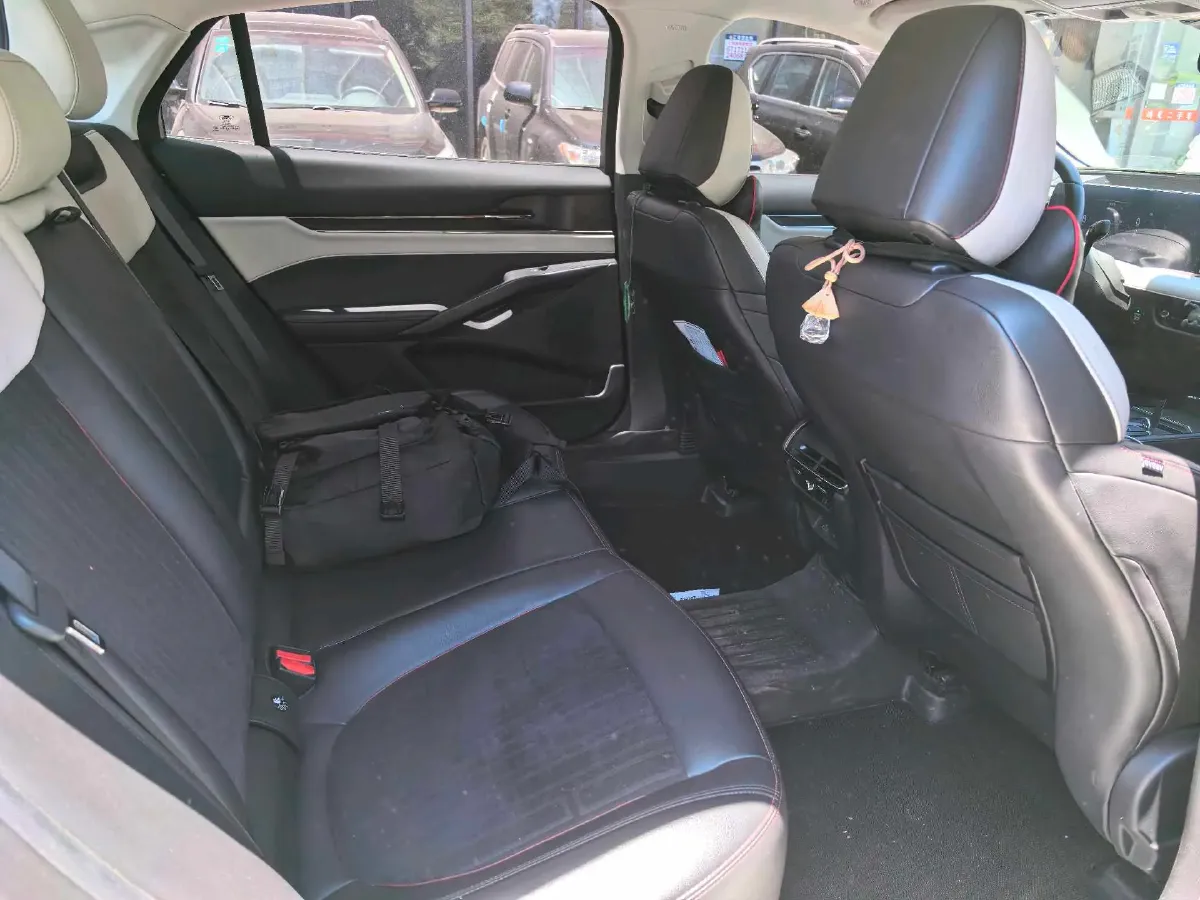 2022 Ford Mondeo 2.0T 238HP L4 8AT,autocango,china used car exporter,china ev exporter,chinese used car exporter,chinese used ev exporter