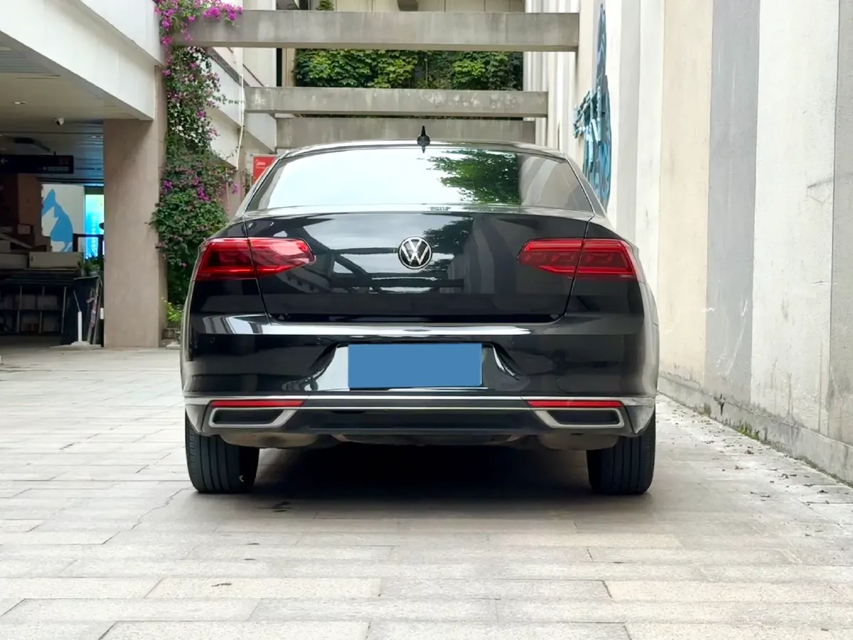 2020 Volkswagen Magotan 2.0T 186HP L4 7DCT,autocango,china used car exporter,china ev exporter,chinese used car exporter,chinese used ev exporter