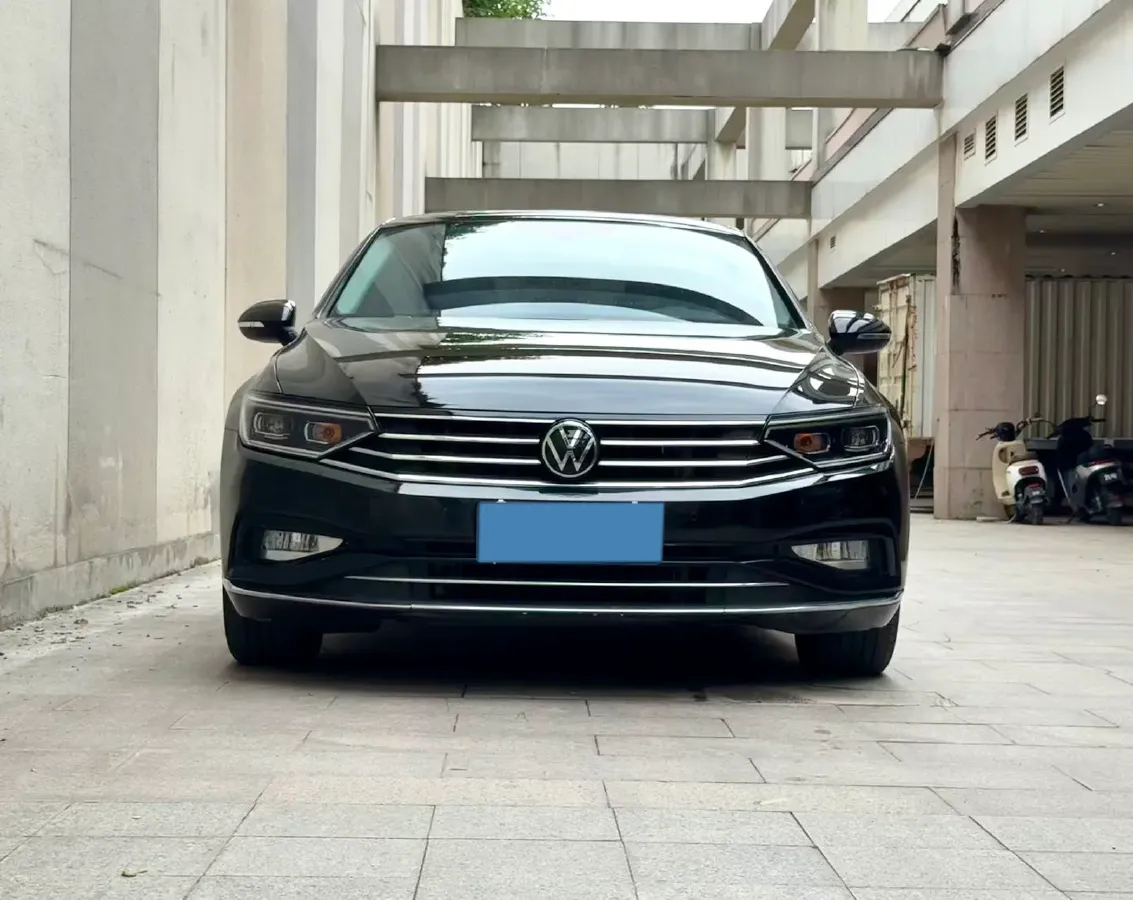 2020 Volkswagen Magotan 2.0T 186HP L4 7DCT,autocango,china used car exporter,china ev exporter,chinese used car exporter,chinese used ev exporter