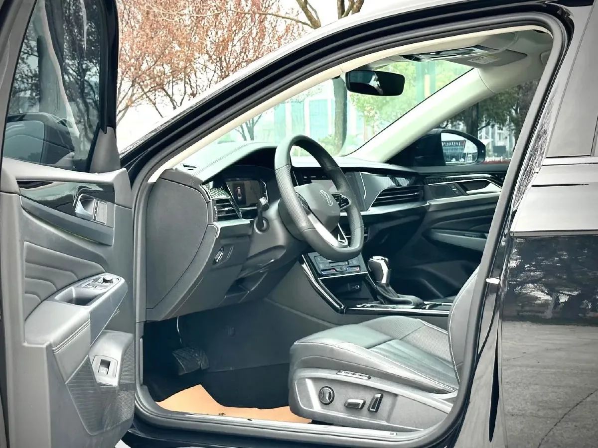 2024 Volkswagen Passat 2.0T 220HP L4 7DCT,autocango,china used car exporter,china ev exporter,chinese used car exporter,chinese used ev exporter