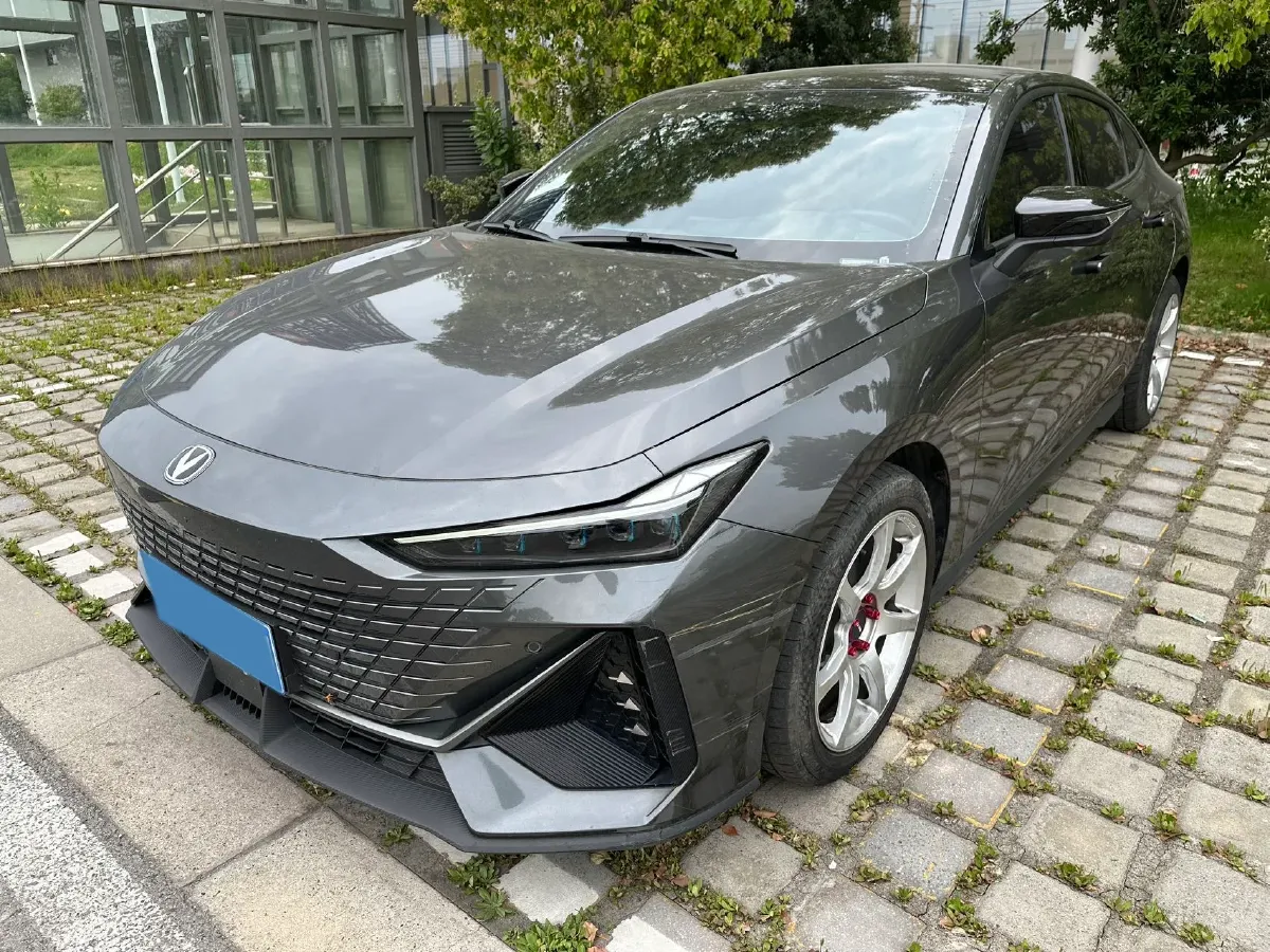 2023 ChangAn UNI-V 1.5T 188HP L4 7DCT,autocango,china used car exporter,china ev exporter,chinese used car exporter,chinese used ev exporter