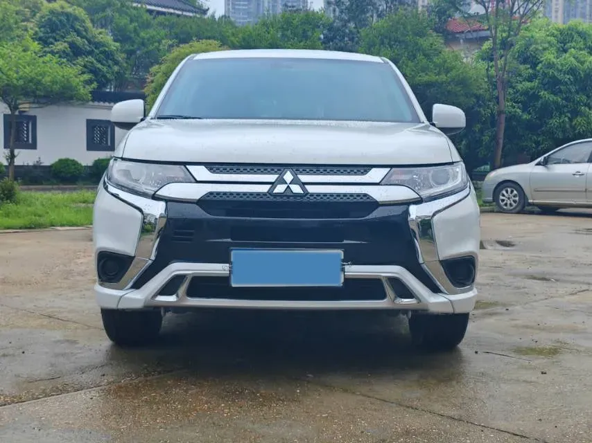2021 Mitsubishi Outlander 2.0L 166HP L4 CVT,autocango,china used car exporter,china ev exporter,chinese used car exporter,chinese used ev exporter